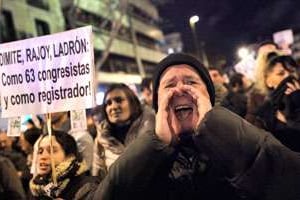 Manifestation devant le siège du parti au pouvoir, à Madrid, le 21 janvier. © Andres Kudacki/Sipa