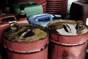 Des centaines de litres de carburant entrent chaque jour illégalement en Tunisie. © DR