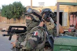 Des soldats français arrivent à Gao, le 10 février 2013 au Mali. © AFP