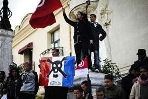 Des militants d’Ennahdha manifestent à Tunis, le 16 février 2013. © Gianluigi Guercia