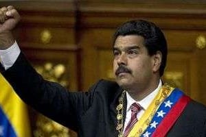 Nicolas Maduro après sa prestation de serment en tant que président par intérim le 8 mars 2013 à © AFP