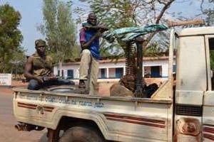 Des éléments de la Séléka, le 17 janvier 2013 au nord de Damara près de Bangui. © AFP/Patrick Fort