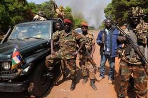 Des membres de la Séléka, près de Damara le 10 janvier. © AFP/Sia Kambou