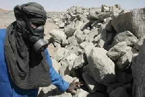 680 travailleurs ont déclaré avoir cessé le travail à la mine de Somina. © AFP