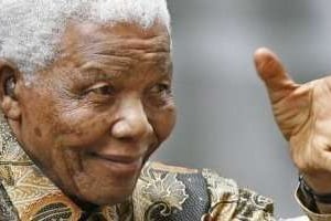 Neslon Mandela entame son troisième jour à l’hôpital. © AFP