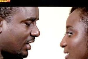 Ini Edo (à dr.) et Emeka Ike dans Romance secrète. © Nollywood TV