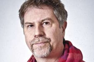Thierry Michel, auteur de « L’Irrésistible Ascension de Moïse Katumbi ». © Vincent Fournier/J.A.