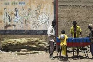 Les errements des policiers et des politiciens hypothèquent l’avenir de la jeunesse malienne. © AFP