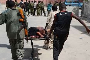 Des policiers à Mogadiscio, le 14 avril 2013. © AFP /Mohamed Abdiwahab