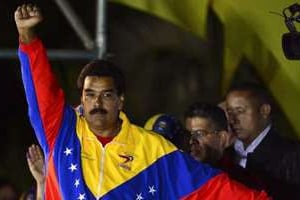 Nicolas Maduro après l’annonce des résultats de la présidentielle le 14 avril 2013 à Caracas. © AFP