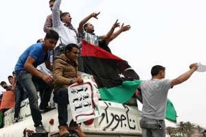 Des miliciens à Tripoli le 5 mai. © AFP