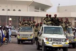 Des militaires de la garde présidentielle à N’Djamena, le 1er mai 2006. © AFP