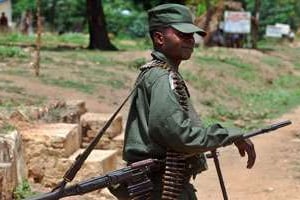 Un militaire de congolais à la recherche de rebelles Maï-Maï. © ADIA TSHIPUKU / AFP