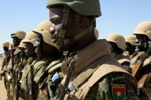 Des soldats burkinabè au Mali en 2013. © Reuters