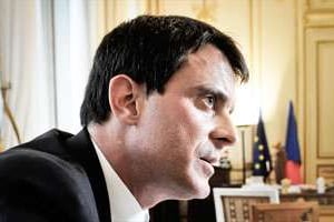 Manuel Valls dans son bureau de la Place Beauvau, le 21 mai. © Vincent Fournier pour J.A.