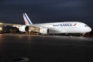 Air France fait atterrir l’A380 à Abidjan. © AFP