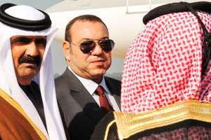 L’émir Hamad Ibn Khalifa Al Thani avec le roi du Maroc Mohammed VI. © Abdelhak Senna/AFP