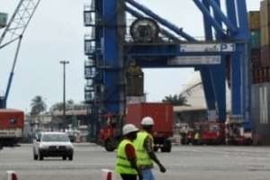 Le port d’Abidjan dont la concession du 2e terminal est remise en cause. © AFP