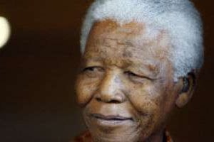 Nelson Mandela, 94 ans, hospitalisé depuis une semaine à Pretoria. © AFP