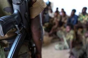 Photo transmise par l’Unicef montrant des militaires à Bangui, le 27 mai 2013. © AFP