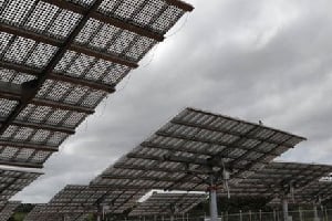Un des constats : « Le photovoltaïque se développe bien en Afrique subsaharienne, via des kits individuels. » © AFP