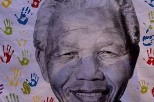 Un portrait de Nelson Mandela. © AFP