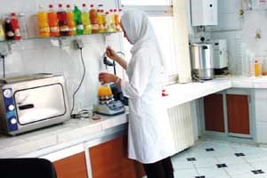 Un laboratoire de l’entreprise Mami, à Sétif. © Mami Boissons