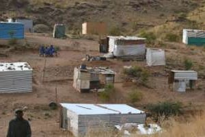 Des cabanes au nord ouest de la capitale namibienne Windhoek, le 19 novembre 2011. © AFP
