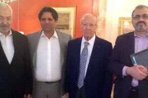 Rached Ghannouchi (1er à g.) et Béji Caïd Essebsi (3e en partant de la g.) à Paris. © DR