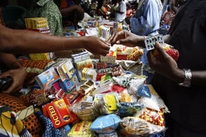 La rue africaine cible des trafiquants de faux médicaments © AFP