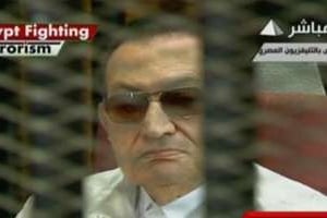 Capture d’écran de la télévision égyptienne montrant l’ancien président Hosni Moubarak. © AFP