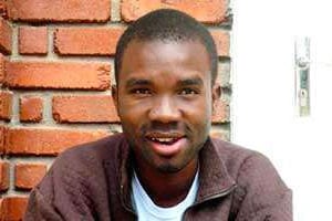 Éric Lembembe, militant LGBT, retrouvé mort au Cameroun, le 15 juillet 2013. © DR