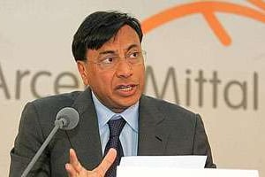 Lakshmi Mittal, patron d’ArcelorMittal. L’accord entre le groupe et Sider prévoit un investissement de 763 millions de dollars. © AFP