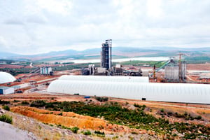 L’usine de Djebel Ressas, d’une capacité de 2,2 millions de tonnes par an. © Carthage Cement