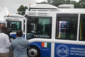 Les bus livrés serviront de navettes dans l’enceinte de l’Université Houphouët Boigny de Cocody. DR