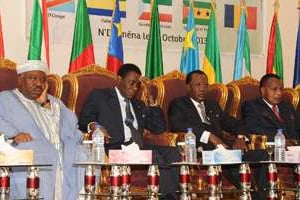 De g. à d. : Ali Bongo, Theodoro Nguema, Idriss Déby Itno et Denis Sassou Nguema, à N’Djamena. © AFP