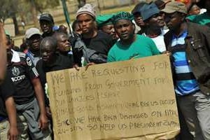 Des mineurs manifestent à Pretoria, le 12 septembre 2013. © AFP