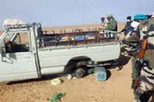 Un des véhicules transportant les 92 migrants morts de soif dans le désert du Niger. © AFP