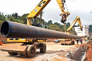 129 millions d’euros serviront à financer l’alimentation en eau potable de quatre villes camerounaises. © Jean-Pierre Kepseu/JA