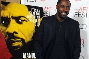 Idris Elba interprète Nelson Mandela dans un film tiré d' »Un long chemin vers la liberté ». © KEVIN WINTER / GETTY IMAGES NORTH AMERICA / AFP