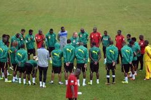 Les joueurs camerounais à l’entraînement le 13 novembre 2013 à Yaoundé. © AFP