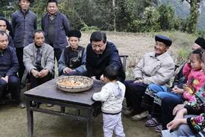 Le président en visite dans un village du Hunan, dans le centre de la Chine, le 3 novembre. © Lan Hongguang/AFP