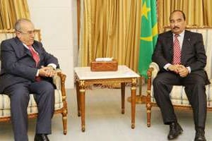 Ramtane Lamamra, ministre algérien des Affaires étrangères, reçu par Mohamed Ould Abdelaziz. © AMI