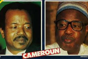Paul Biya et Ahmadou Ahidjo. © Extrait de la une de J.A du 14 mars 1984.