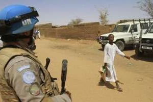 Un soldat de la Mission de l’Union africaine et des Nations unies au Darfour (Minuad). © AFP