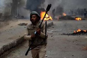 Un policier égyptien lors d’une manifestation des Frères musulmans. © AFP