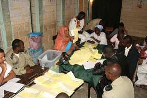 Un bureau de vote à Nouakchott le 23 novembre. © AFP