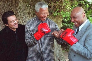 Mandela le boxeur a utilisé le sport pour mettre KO l’apartheid © AFP