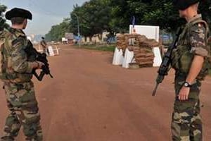Deux soldats français à Bangui. © AFP