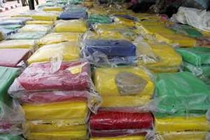 Des paquets de cocaïne saisis, photographiés le 2 août 2007 à Dakar. © AFP